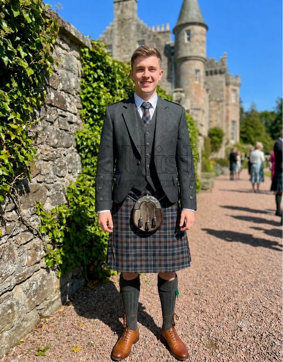 Men’s Kilt in Stonehaven Estate Tartan